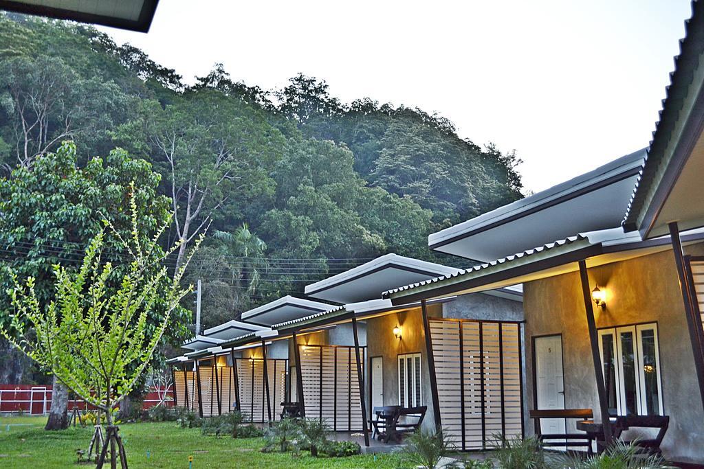 V Valley Resort Satun Esterno foto
