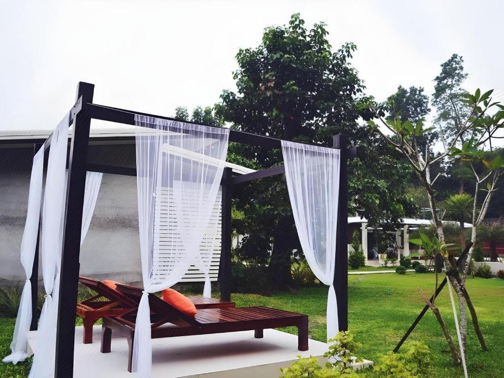 V Valley Resort Satun Esterno foto